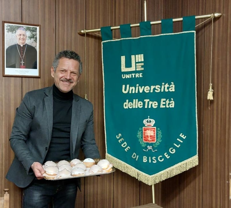 a-bisceglie-l-attore-nicola-losapio-alla-unitre-per-la-giornata
